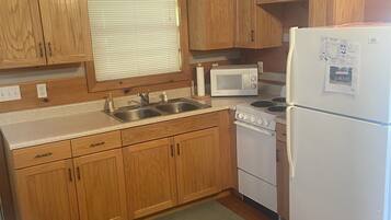 Kochgeschirr/Geschirr/Besteck