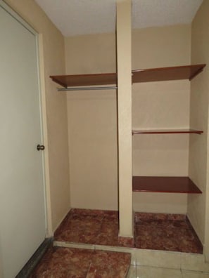 1 bedroom, desk, laptop workspace, free WiFi