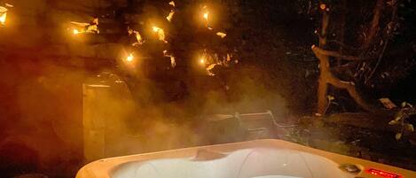 Tina de hidromasaje al aire libre