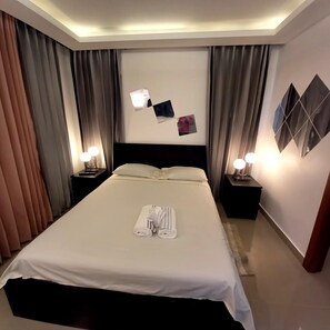 3 habitaciones, tabla de planchar con plancha y wifi gratis