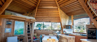 Iconic Mushroom House. Ocean Views, Walk to Beach and Sauna!