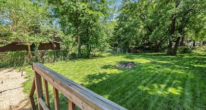 🏡 Modern SmartHome Retreat Near Downtown Springfield & MSU