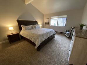 4 bedrooms, iron/ironing board, travel cot, free WiFi