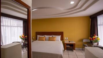 Business Room | Laptop workspace, blackout drapes, iron/ironing board, free WiFi