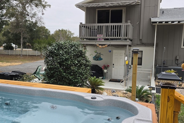 Tina de hidromasaje al aire libre