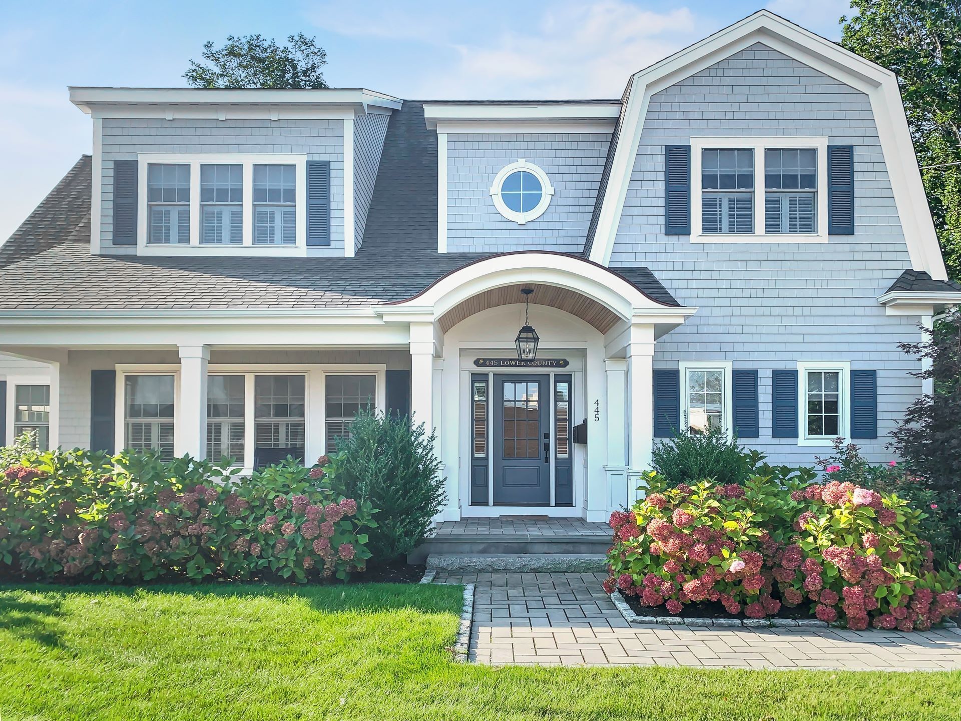 Recent build sleeps 10 walk to town beach Central AC WIFI