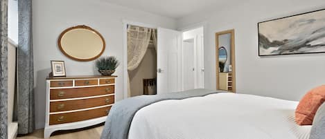3 Schlafzimmer, Schreibtisch, Verdunkelungsvorhänge