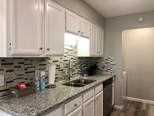 Central Frisco-Full renovated cozy&nice half duplex 3bed|2bath free wifi&parking