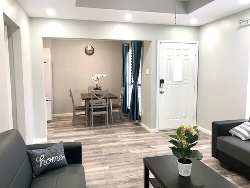 Central Frisco-Full renovated cozy&nice half duplex 3bed|2bath free wifi&parking