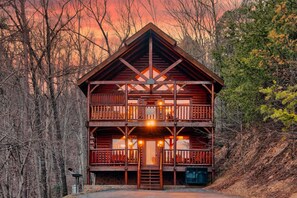 Exterior - 🌟Look no Further! Smoky Mountain cabin with great views in award winning resort (Sevierville)