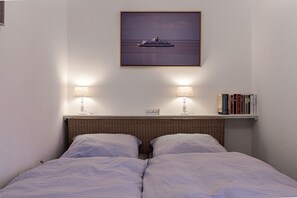 2 bedrooms, WiFi, bed sheets