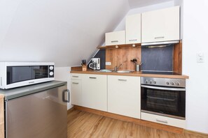 Køleskab, ovn, opvaskemaskine