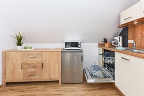 Kjøleskap, ovn og oppvaskmaskin