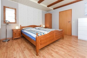 1 bedroom, WiFi, bed sheets