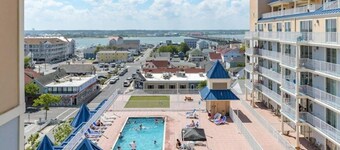 609 Belmont Towers Boardwalk/Pool/Gym/Sauna Awesome Views