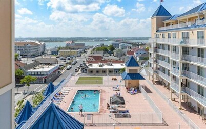 609 Belmont Towers Boardwalk/Pool/Gym/Sauna Awesome Views