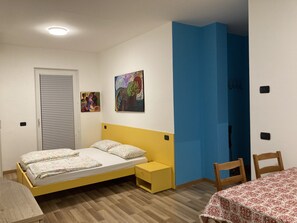 1 bedroom, in-room safe, iron/ironing board, free WiFi