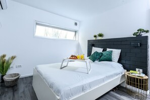 Apartment - Beautiful Interior with Private Outdoor (Tel Aviv)