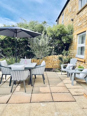 Outdoor dining - Cotswold Chic Retreats "Cloud Nine" Chipping Campden (Chipping Campden)