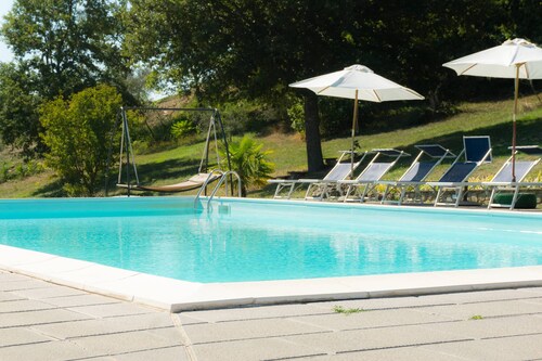 Villa Lugnano avec piscine et grand jardin parfait pour vacances en groupe