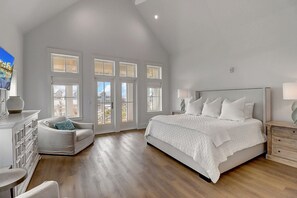 3 soverom, strykejern/-brett, internettilgang og sengetøy