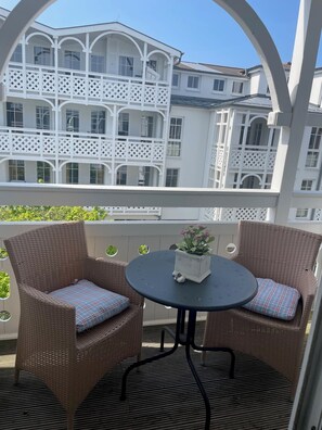 Outdoor dining - Sweet home (Sellin)