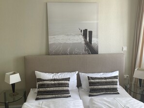 1 slaapkamer, een strijkplank/strijkijzer, gratis wifi, beddengoed