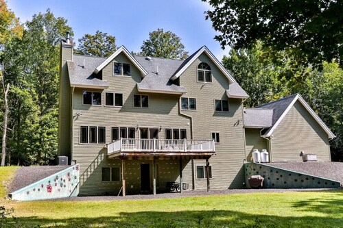 Nature`s Haven: Hot tub, ATV, hiking & fishing!