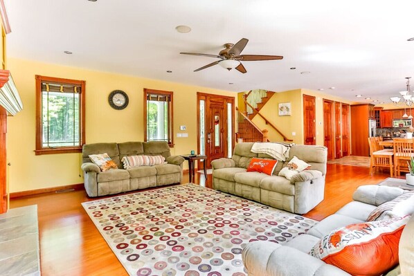 Smart TV, fireplace, table football, ping pong