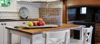 Hillside - in central Daylesford, period home close to lake, shops and day spas