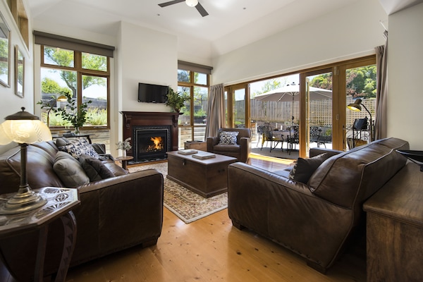 Smart TV, fireplace, DVD player