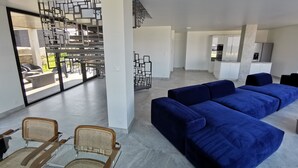 Interior - Magnificent Sea View Villa with Swimming Pool, Terrace and WIFI (Plounéour-Trez)