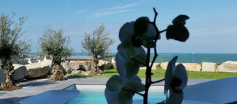 Magnificent Sea View Villa with Swimming Pool, Terrace and WIFI