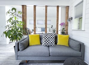 Interior - Honey B—Honey House 2. Beautiful vacation home near UVA, Monticello and downtown (Charlottesville)