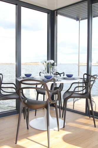 Relax & Experience a luxury Houseboat near Harderwijk and Zeewolde