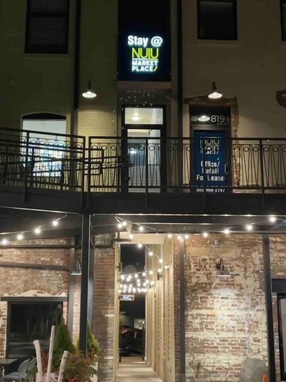 Lux NULU | Walk to Eats Bars Distilleries Shopping