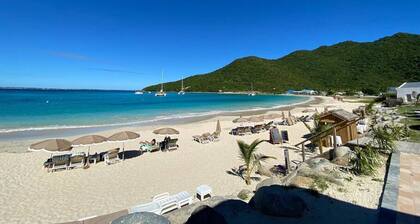 Acacia Marina, luxurious Duplex, Anse Marcel walkable beach