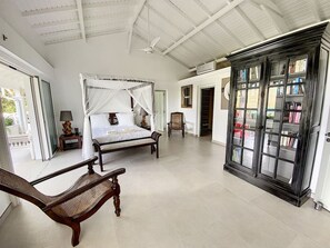 3 soveværelser, skrivebord, strygejern/strygebræt, weekendseng