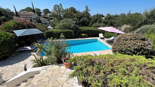 Fréjus, Beautiful renovated villa, swimming pool 10 minutes from the beach