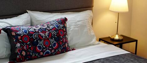 2 عدّة غرف نوم ومكتب ومكواة/لوح كي وواي فاي مجانًا