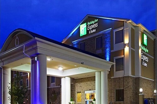 Holiday Inn Express and Suites Lindale