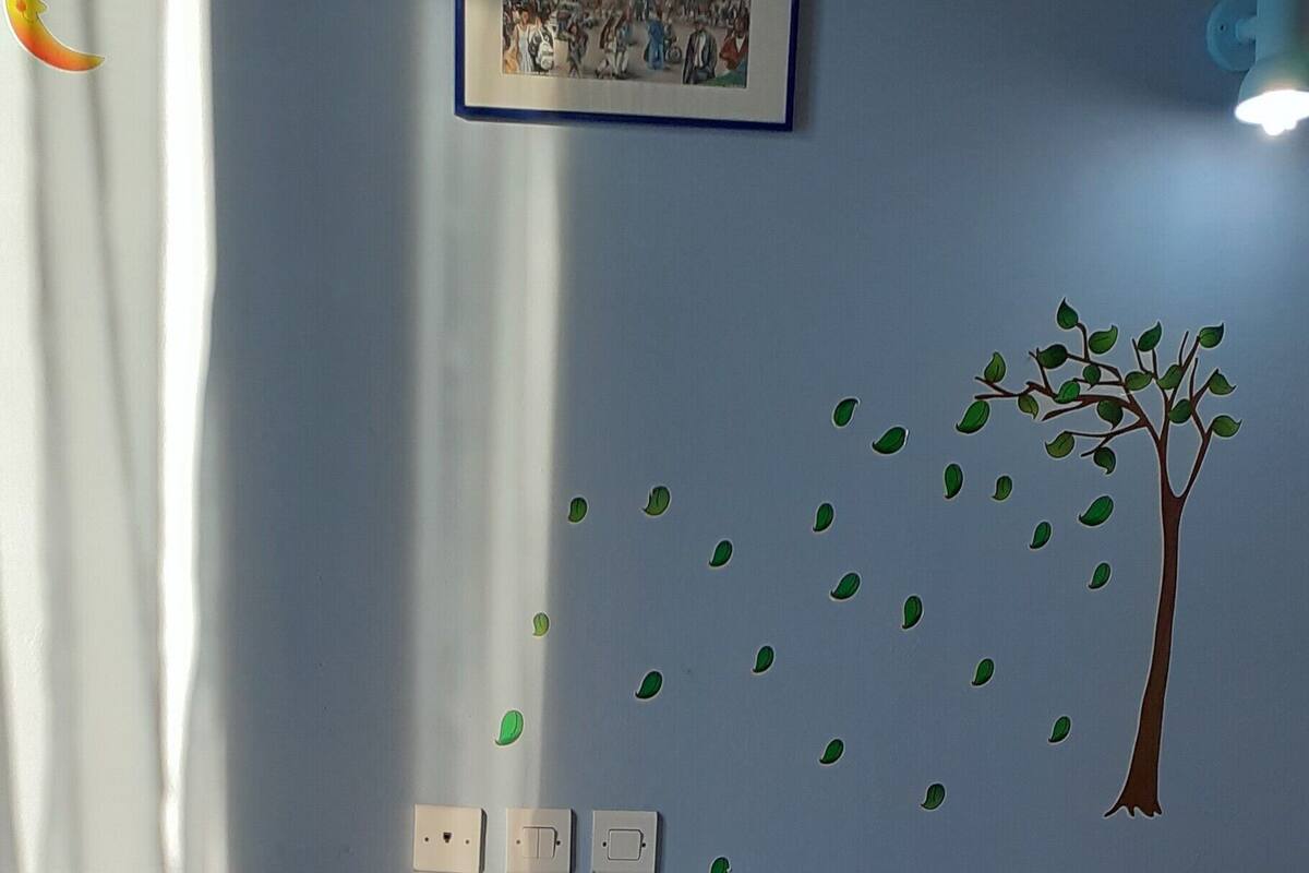 Caja de seguridad en la habitación y decoración personalizada