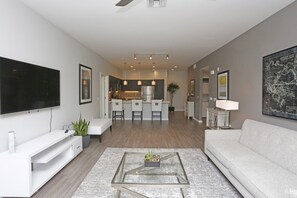 Luxury Condo, 1 Bedroom | Living area - Luxury Condos Menlo Park (Menlo Park)