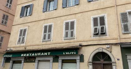 Charmant T1 plein centre Corte 13 cours paoli wifi gratuit calme lumineux