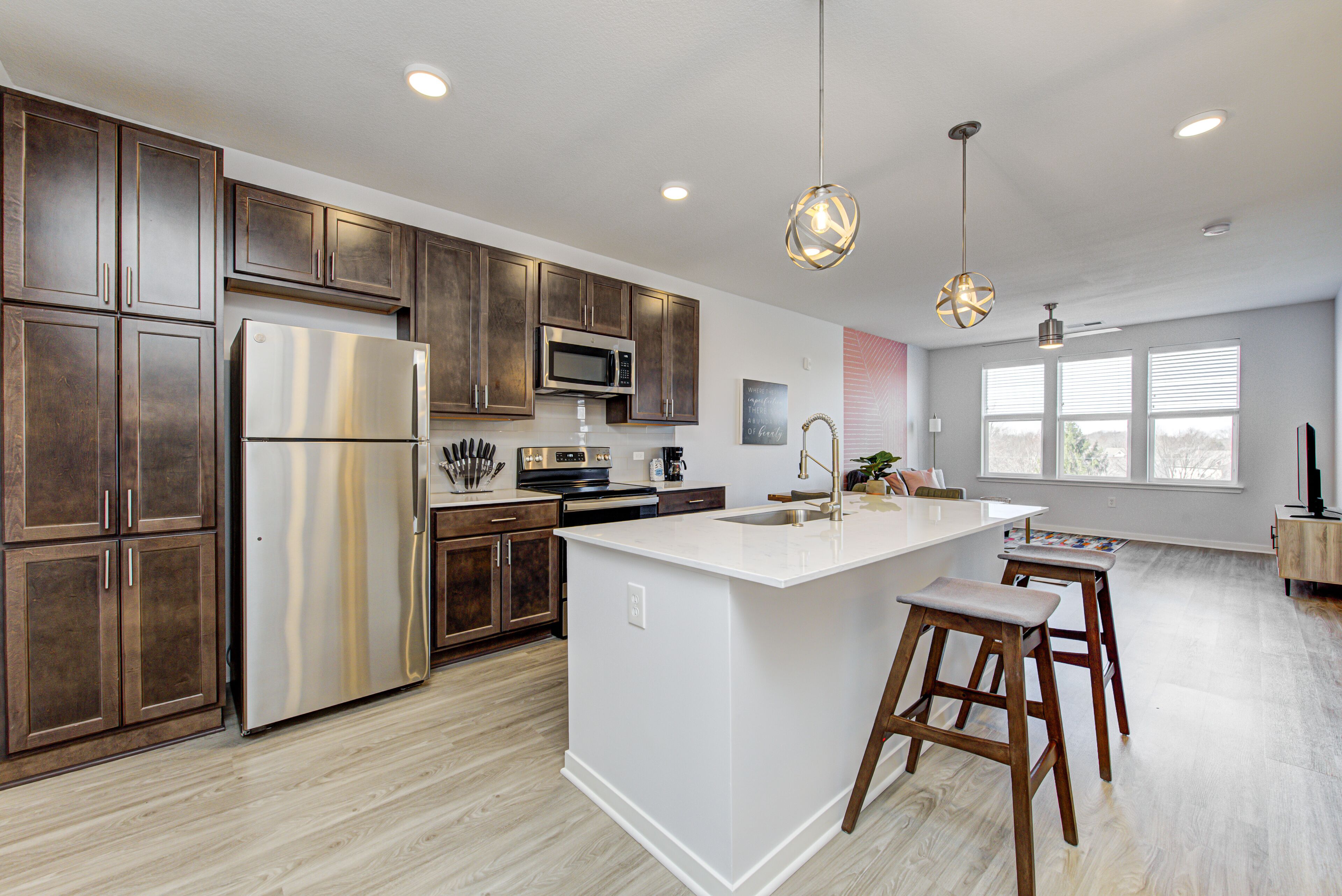 雪櫃、微波爐、焗爐、爐具