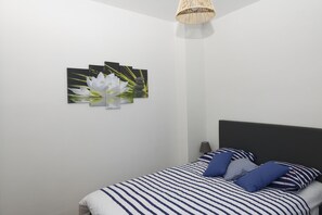 3 camere, ferro/asse da stiro, Wi-Fi gratuito, lenzuola