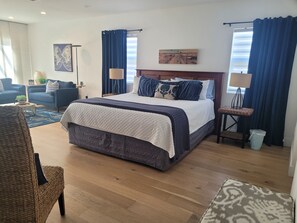 3 Schlafzimmer, Schreibtisch, Bügeleisen/Bügelbrett, Reisekinderbett