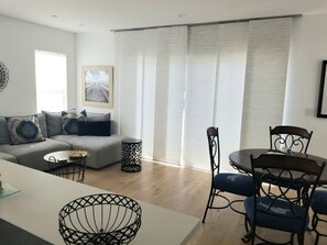 Smart TV - Silverstrand Escape 3bd 2ba; 4 min walk to shore! no pets 30 night minimum (Oxnard)