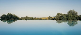 Swimming pool, wellness and relaxation in the hills of Bologna