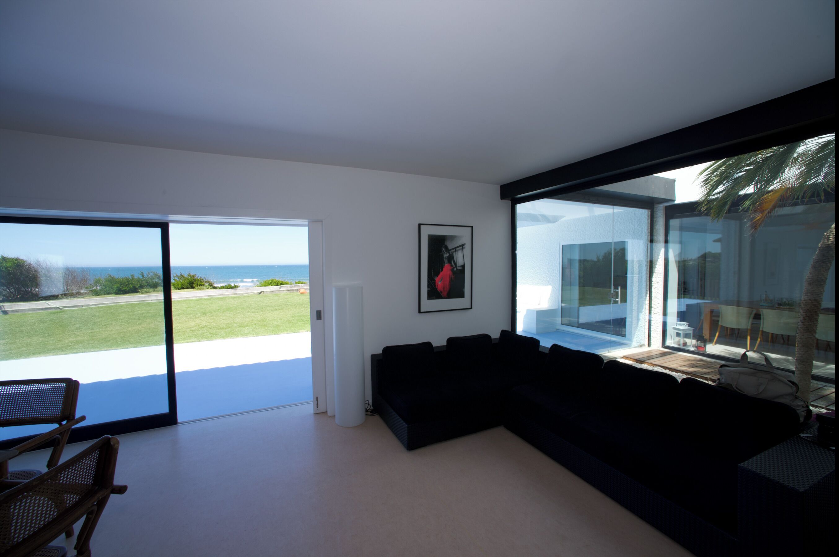 Smart-tv, videospelletjes, een dvd-speler en tafelvoetbal